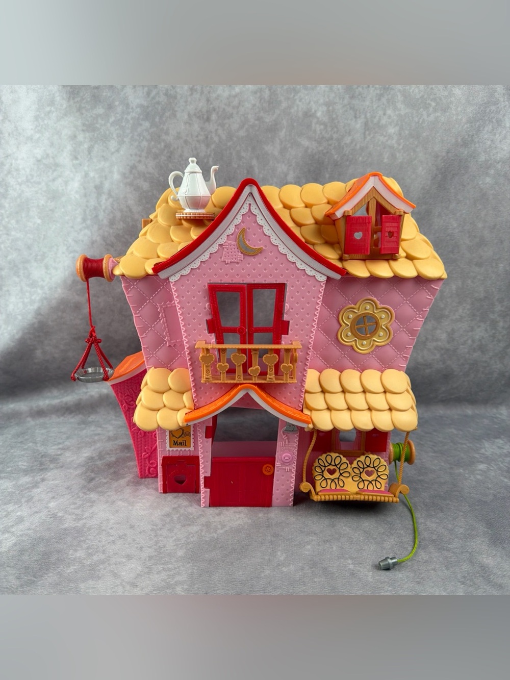 Lalaloopsy Mini Sew Sweet House Dollhouse ONLY 2011 MGA Entertainment 510321